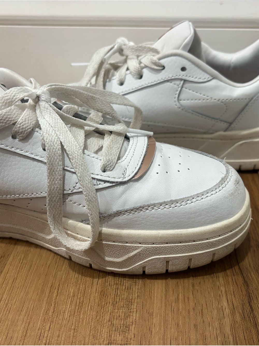 Reebok White Leather Low-Top Comfort Sneakers